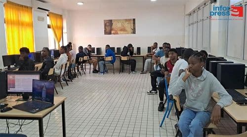 Academia Sintaxy inicia capacitação de jovens em Santiago Norte com workshops de Python