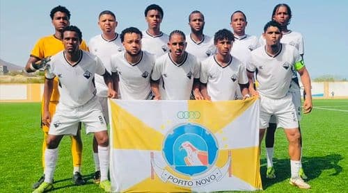 Futebol/Campeonato Nacional: Académica do Porto Novo trabalha "com foco na final" - treinador 