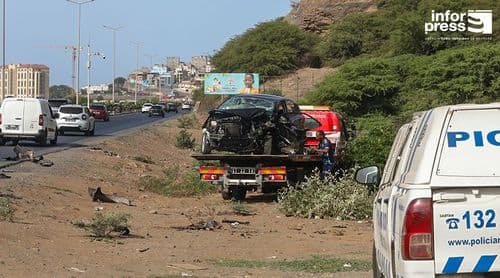 Praia: Acidente entre três viaturas faz dois feridos em “estado delicado”