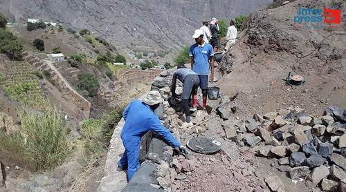 Porto Novo: Moradores alertam para risco de derrocada em algumas estradas