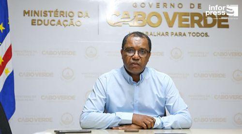 Ministro garante “abertura e tolerância” na análise de transição definitiva dos professores para o PCFR (c/áudio)