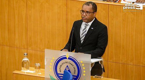 Parlement: Le ministre souligne les progrès du système éducatif et affirme qu'"il n'y a jamais eu autant d'investissements" dans les carrières de l'enseignement