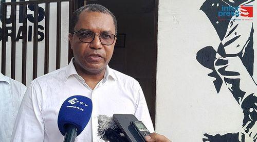Ministro da Educação anuncia pagamento dos salários dos professores com actualização 