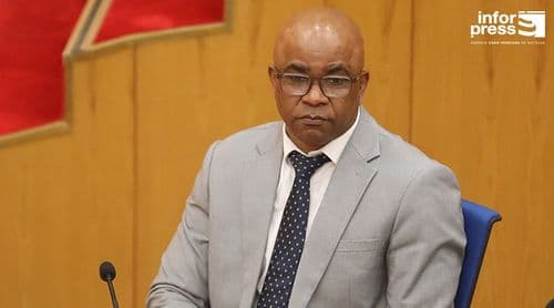 Parlamento: Governo garante ensino superior público isento de propinas para o ano académico 2026/2027