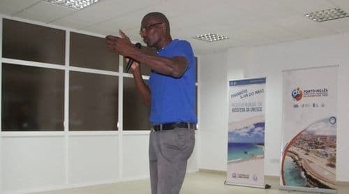 Maio: Associação Pró Morro assinala Dia Internacional da Poesia com 90 minutos de espetáculo 