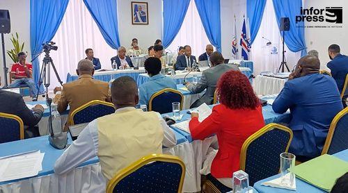 Praia: Empréstimo de 500 mil contos aprovado com troca de acusações entre PAICV e MpD