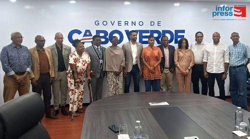   Governo reforça apoio ao desporto com 170 mil contos para 15 federações