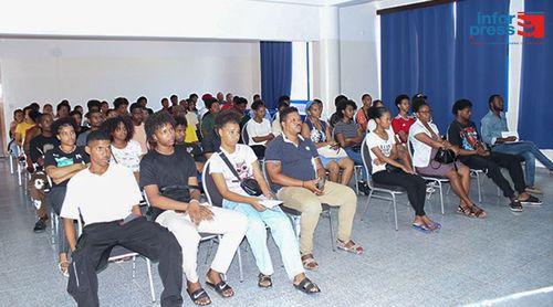 Porto Novo: Edilidade e Associação Maense preparam alunos para uma melhor integração em Portugal