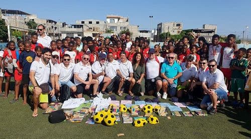 Associação Maracana recebe donativos dos veteranos de futebol da TAP