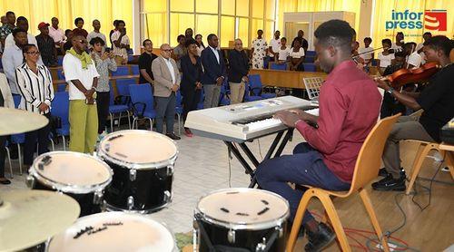 Government reinforces support for culture by signing contracts for 50 schools and associations