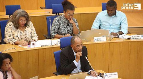 Água e Saneamento: Deputados validam reforma antecipada dos funcionários de serviços municipais de Santo Antão e São Nicolau