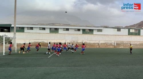 Futebol/Sub-17: Batuque apurado à tangente acompanha EFIZ às meias-finais