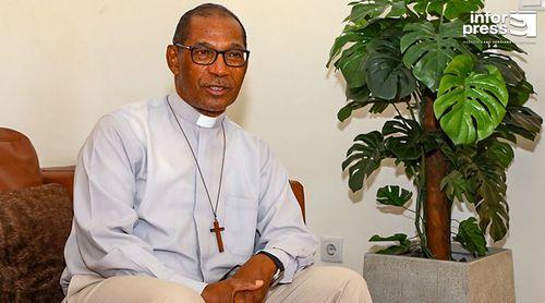 Dom Arlindo Furtado: A criança que deu homem cedo e que se tornou bispo de Cabo Verde (NOVO TÍTULO)