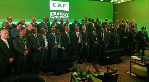 CAF anuncia apoio unânime e incondicional das 54 associações a Infantino para liderança da FIFA