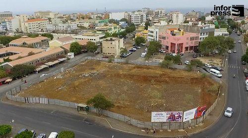 Praia: Abandono e paralisação do projecto Campo Marconi em Achada António (c/vídeo)revolta moradores