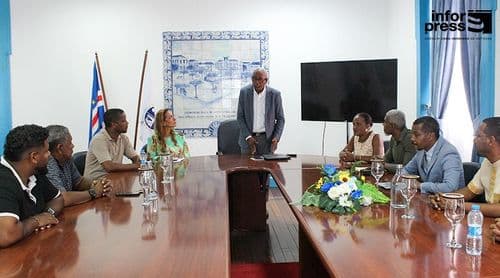 Boavista Futebol Clube da Praia recebe prémios da câmara e garante que valores serão aplicados à equipa 