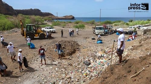Santa Catarina: Fraca participação comunitária preocupa durante campanha de limpeza costeira