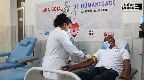 Professores católicos promovem campanha de doação de sangue para reforçar reservas do Hospital Agostinho Neto