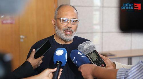 Carlos Lopes alerta para “reafirmação do autoritarismo” em África e crise de representatividade política