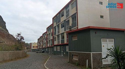 Ribeira Grande: Moradores do complexo Casa para Todos denunciam um ano sem iluminação pública