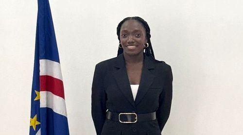 Jovem pesquisadora publica livro sobre 15 anos da parceria especial Cabo Verde - União Europeia