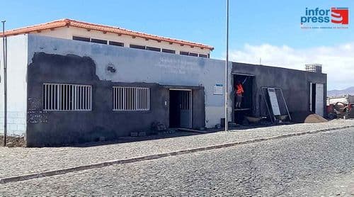 Porto Novo/Pescas: Centro de processamento do pescado em remodelação agrada pescadores