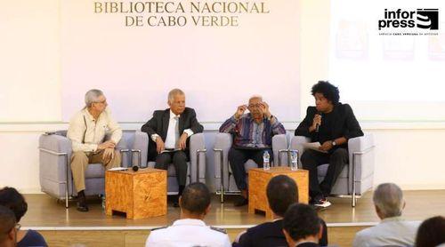 Antigos chefes de Estado e Governo debatem 50 anos de independência e apelam a mais ambição e oficialização do crioulo