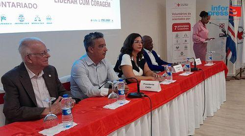 São Vicente: Governante destaca papel dos voluntários na reconstrução da ilha após tempestade