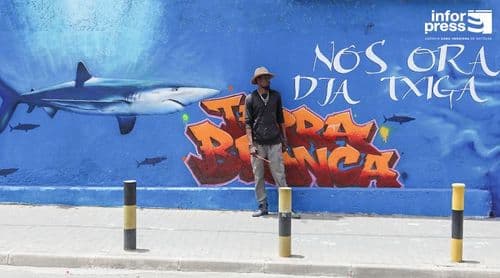 Praia: Edson Garcia transforma espaços da capital com murais dedicados aos “Tubarões Azuis”