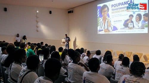 Pequenas decisões podem transformar a poupança num hábito - educadora financeira