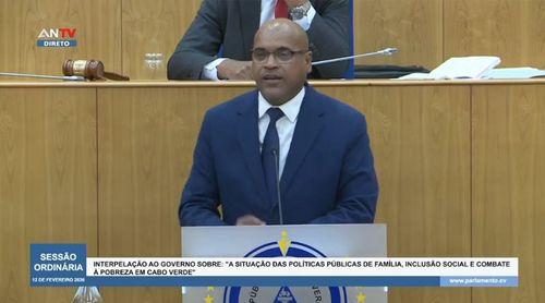 Ministro anuncia “avanços históricos” em pensões, salários e inclusão social em Cabo Verde