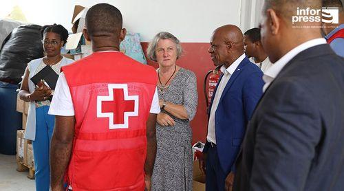 US Ambassador “impressed by creativity and strength” of Red Cross officials