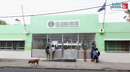 Praia: Escolas registam arranque tranquilo do ano lectivo e apelam a maior proximidade dos pais