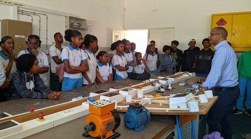 Porto Novo: Escola Técnica João Varela tem sido “um exemplo de excelência” na formação de jovens – direcção    