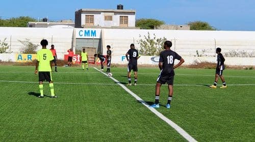 Futebol/Maio: Escola Vitória vence Os Titanios por 5-0 na segunda jornada do campeonato de sub-17