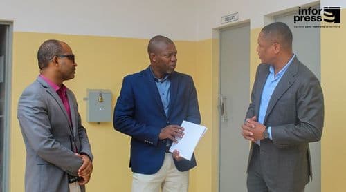 Prison de Praia: l’IEFP mise sur la réinsertion de 27 détenus grâce à une formation de soignants pour personnes dépendantes