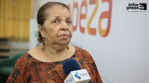 Perfil/Fátima Bettencourt: A refilona das letras que escreve “no prolongamento da vida” (c/áudio)