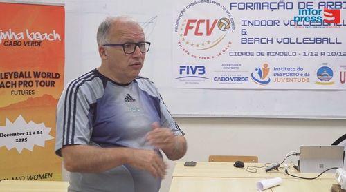São Vicente: Federação Internacional de voleibol atcualiza formandos sobre novas regras da modalidade desportiva