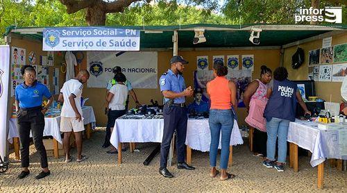 Polícia Nacional promove feira para aproximar cidadãos e mostrar o funcionamento das suas valências (c/áudio)