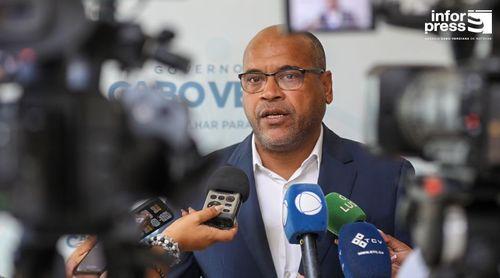 Ministro participa em encontro com mães acompanhadas pelo ICCA na cidade da Praia