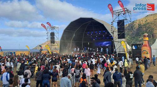 Festival Nhu Santo Amaro desafia o frio e mantém Tarrafal acordado até ao sol alto