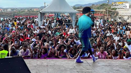 Santa Cruz: Chuviscos não travam primeiro dia do Festival de Areia Grande, que reuniu milhares de pessoas até ao amanhecer
