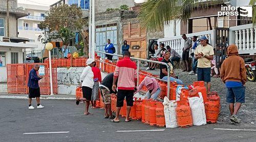Premier ministre met en garde contre le crime d’accaparement face aux plaintes de pénurie de gaz à Fogo