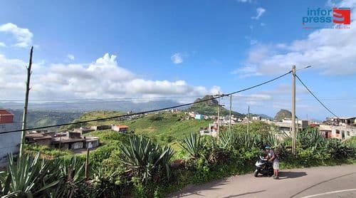 Santa Catarina: Moradores de Gil Bispo reclamam de falta de iluminação pública e degradação do polivalente