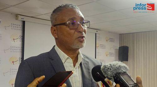 Ministro nega negligenciar necessidades do sector agrícola e do meio rural
