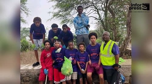 Brava: Adolescentes promovem campanhas de limpeza nas praias da ilha