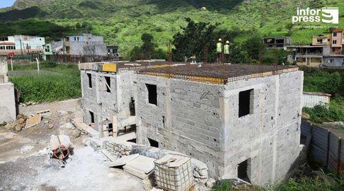 Santiago Norte: Ministro das Infraestruturas prevê a conclusão das habitações sociais ainda este ano (c/áudio)
