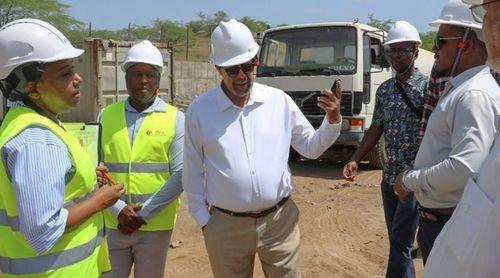 Ministro da Saúde acompanha andamento das obras do novo Hospital da Trindade
