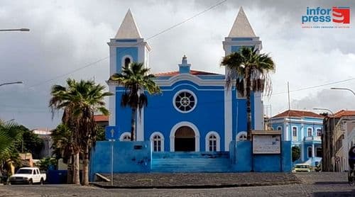 Fogo: Cruz da Igreja Matriz de São Filipe recolocada este fim-de-semana após restauração na Praia