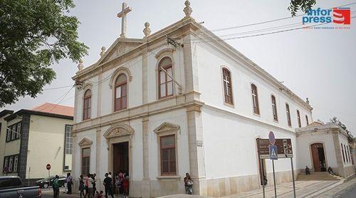 Praia: Igreja Matriz de Nossa Senhora da Graça encerra ao público para obras de remodelação